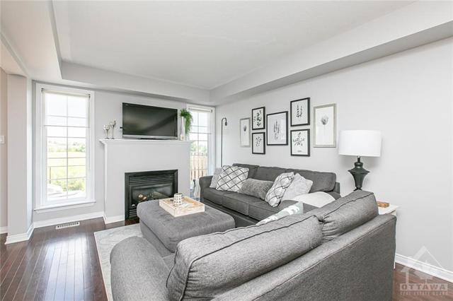 152 Cedardown Private, Townhouse with 3 bedrooms, 3 bathrooms and 2 parking in Ottawa ON | Image 7