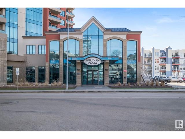 212 - 10142 111 St Nw, Condo with 2 bedrooms, 2 bathrooms and 2 parking in Edmonton AB | Image 3