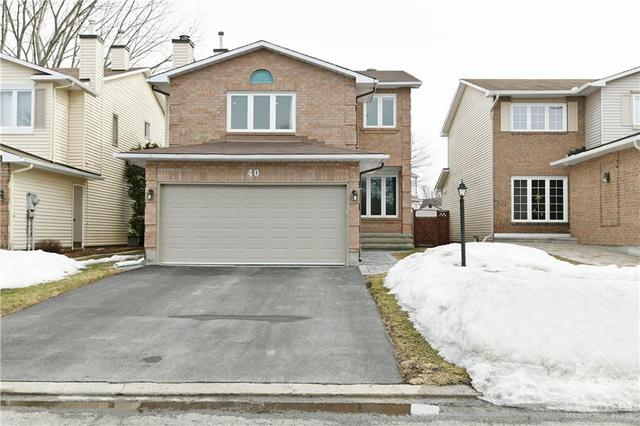 40 Waterton Crescent, House detached with 4 bedrooms, 3 bathrooms and 4 parking in Ottawa ON | Image 1