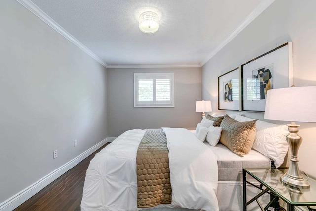 2113 Laurelwood Dr, House detached with 4 bedrooms, 4 bathrooms and 4 parking in Oakville ON | Image 19