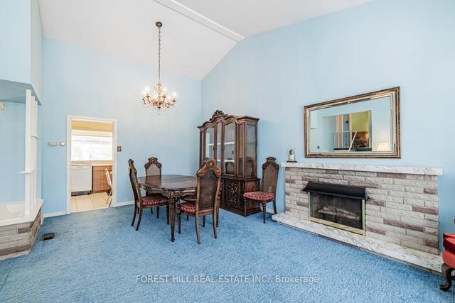 31 Cobden St, House detached with 3 bedrooms, 2 bathrooms and 4 parking in Toronto ON | Image 14