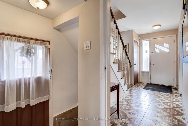 1364 Lawrence Ave W, House semidetached with 3 bedrooms, 2 bathrooms and 4 parking in Toronto ON | Image 11