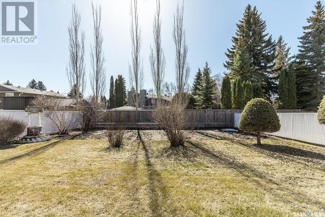 233 Assiniboine Drive, House detached with 4 bedrooms, 2 bathrooms and null parking in Saskatoon SK | Image 34