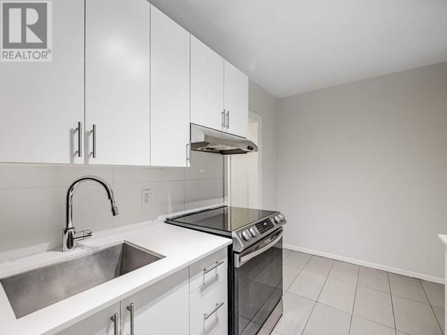 ll3 - 310 Lonsdale Rd, Condo with 1 bedrooms, 1 bathrooms and 1 parking in Toronto ON | Image 11