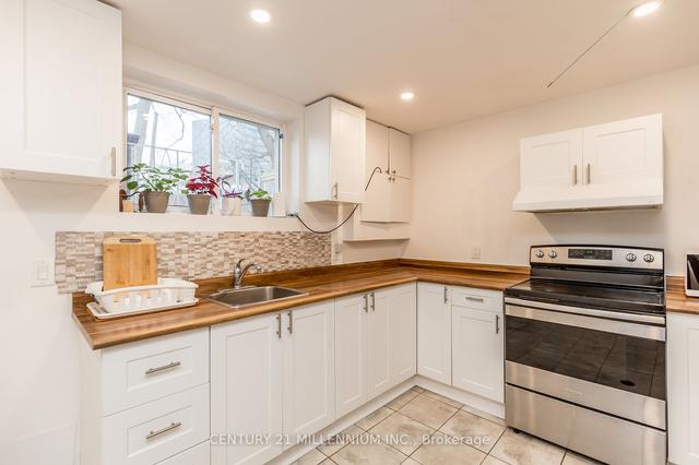 12 Boxbury Rd, House detached with 3 bedrooms, 3 bathrooms and 6 parking in Toronto ON | Image 24
