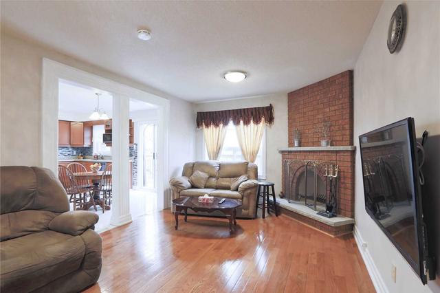 81 Gennela Sq, House detached with 4 bedrooms, 4 bathrooms and 4 parking in Toronto ON | Image 39