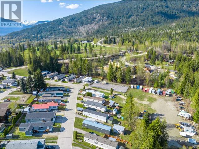 76 - 76 Johnson Way, House detached with 2 bedrooms, 1 bathrooms and 3 parking in Revelstoke BC | Image 16