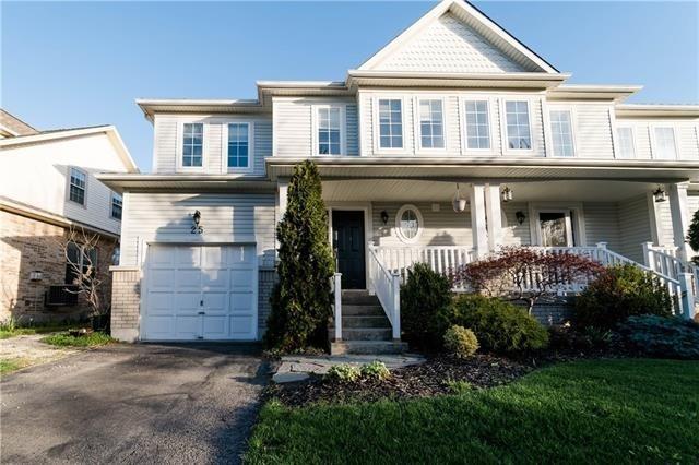 25 Robertson Rd, House semidetached with 3 bedrooms, 3 bathrooms and 1 parking in Niagara on the Lake ON | Image 1