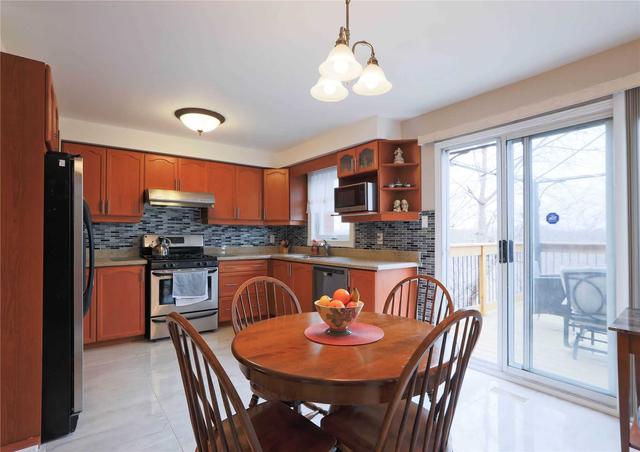 81 Gennela Sq, House detached with 4 bedrooms, 4 bathrooms and 4 parking in Toronto ON | Image 2