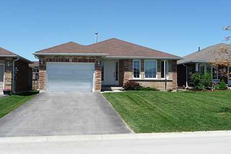 79 Sun King Cres, House detached with 2 bedrooms, 2 bathrooms and 1 parking in Barrie ON | Image 1