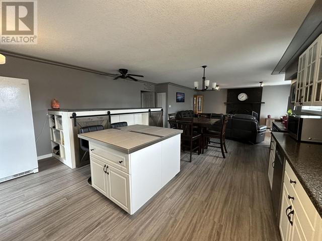 10219 104 Avenue, House detached with 3 bedrooms, 2 bathrooms and null parking in Fort St. John BC | Image 6