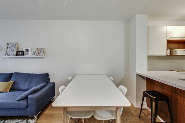 803 - 21 Carlton St, Condo with 1 bedrooms, 1 bathrooms and 1 parking in Toronto ON | Image 11