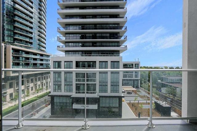 410 - 70 Annie Craig Dr, Condo with 2 bedrooms, 2 bathrooms and 1 parking in Toronto ON | Image 9
