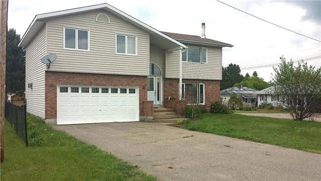 86 Kelly St, House detached with 5 bedrooms, 3 bathrooms and 4 parking in Madawaska Valley ON | Image 1