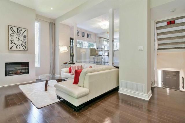 34 - 1250 Marlborough Crt, Townhouse with 3 bedrooms, 3 bathrooms and 1 parking in Oakville ON | Image 5