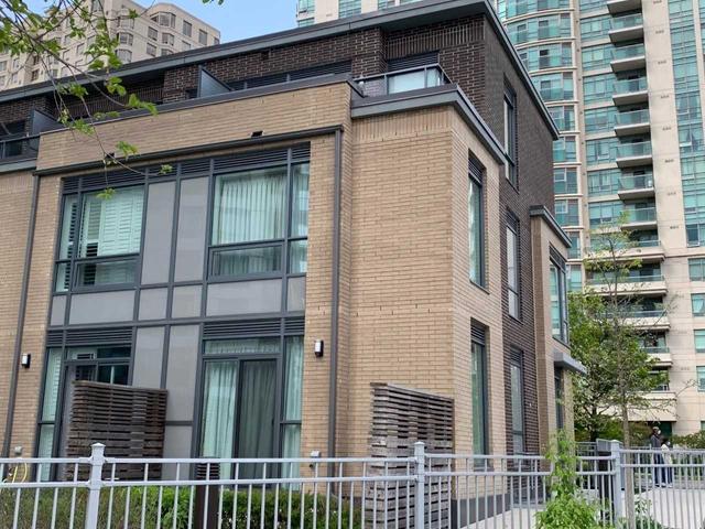 th20 - 215 Bonis Ave, Townhouse with 3 bedrooms, 2 bathrooms and 1 parking in Toronto ON | Image 3