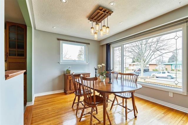 975 Hawthorne Crt, House detached with 3 bedrooms, 1 bathrooms and 2 parking in Oshawa ON | Image 6