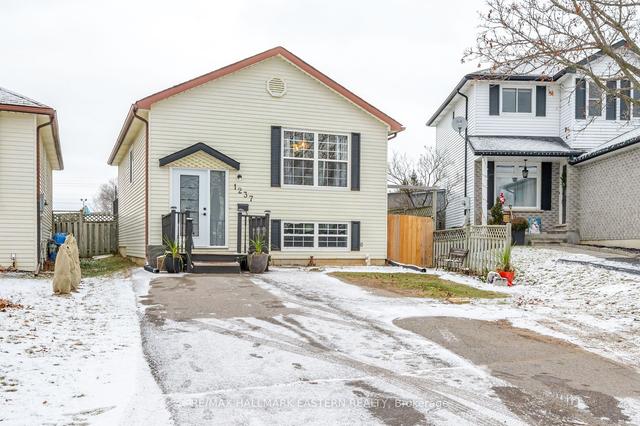 1237 Huntington Circ, House detached with 2 bedrooms, 2 bathrooms and 3 parking in Peterborough ON | Image 32