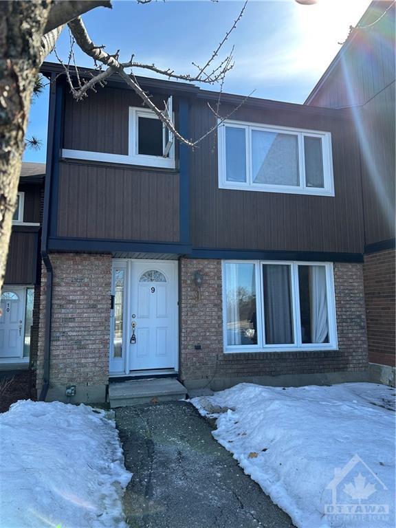 9 - 1900 Marquis Avenue, Townhouse with 3 bedrooms, 2 bathrooms and 1 parking in Ottawa ON | Image 2