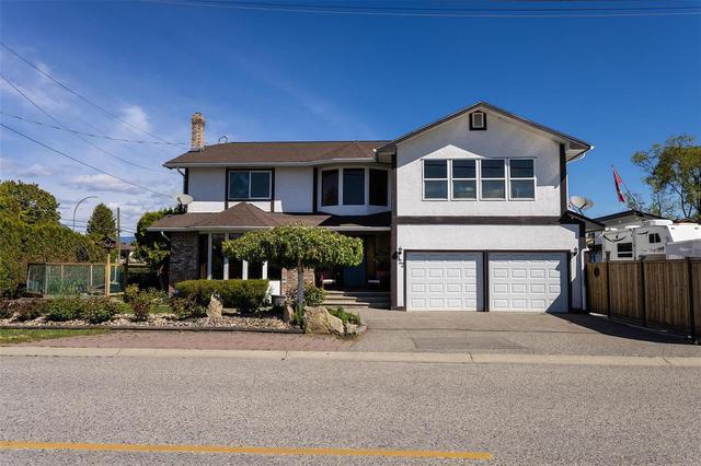 922 Grenfell Road, House detached with 3 bedrooms, 3 bathrooms and 3 parking in Kelowna BC | Card Image