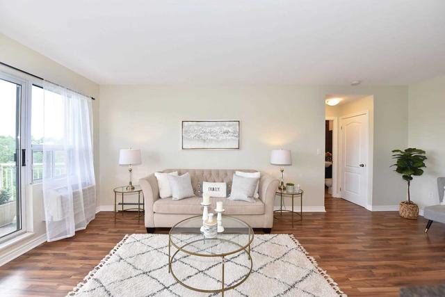 404 - 60 Gulliver Rd, Condo with 1 bedrooms, 1 bathrooms and 1 parking in Toronto ON | Image 3
