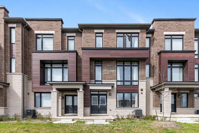 7 Holyrood Cres, House attached with 4 bedrooms, 4 bathrooms and 2 parking in Vaughan ON | Image 1