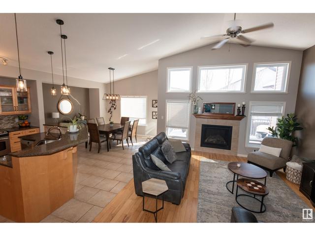 8209 96 St, House detached with 4 bedrooms, 3 bathrooms and 3 parking in Morinville AB | Image 4