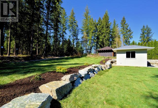 2748 Golf Course Drive, House detached with 3 bedrooms, 3 bathrooms and 7 parking in Columbia Shuswap C BC | Image 59