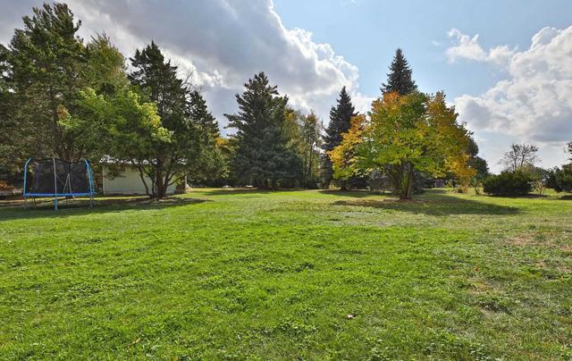 8750 Mansewood Tr, House detached with 3 bedrooms, 2 bathrooms and 8 parking in Milton ON | Image 20