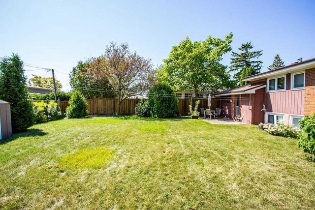 384 Pinegrove Rd, House detached with 3 bedrooms, 2 bathrooms and 2 parking in Oakville ON | Image 18