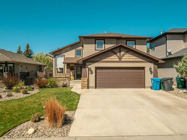 10 Canyoncrest Court W, House detached with 4 bedrooms, 3 bathrooms and 4 parking in Lethbridge AB | Image 1