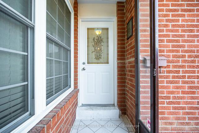 32 Maplehurst Sq N, House semidetached with 3 bedrooms, 3 bathrooms and 3 parking in Brampton ON | Image 32