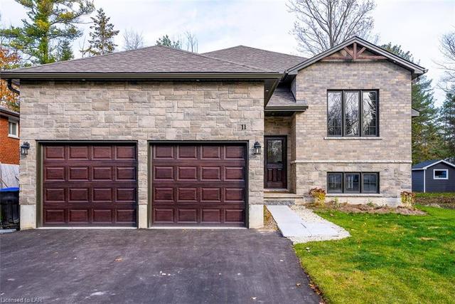 11 53rd Street S, House detached with 3 bedrooms, 2 bathrooms and 8 parking in Wasaga Beach ON | Image 2
