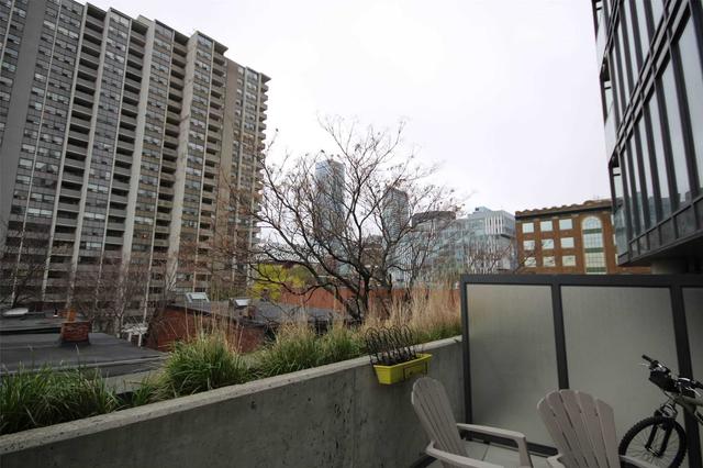 503 - 15 Beverley St, Condo with 1 bedrooms, 1 bathrooms and 1 parking in Toronto ON | Image 6