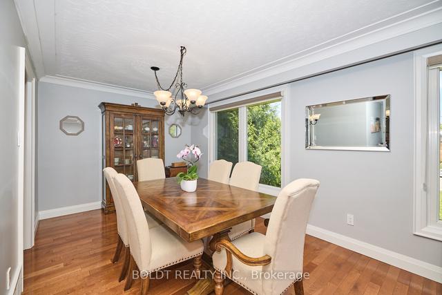 31 Rose Cres, House detached with 3 bedrooms, 2 bathrooms and 4 parking in Hamilton ON | Image 2