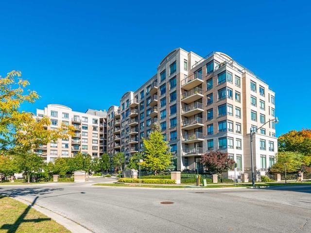 718 - 16 Dallimore Circ, Condo with 2 bedrooms, 2 bathrooms and 2 parking in Toronto ON | Card Image