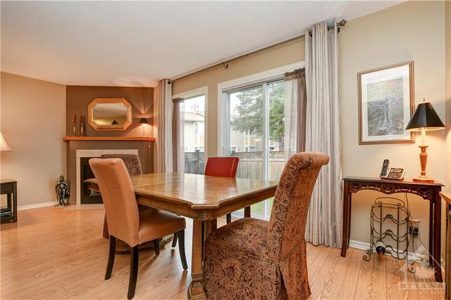 421 Valade Crescent, Townhouse with 3 bedrooms, 2 bathrooms and 2 parking in Ottawa ON | Image 12