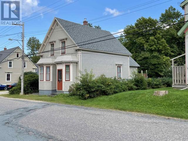 43 Fairmont Street, House detached with 4 bedrooms, 1 bathrooms and null parking in Mahone Bay NS | Image 5