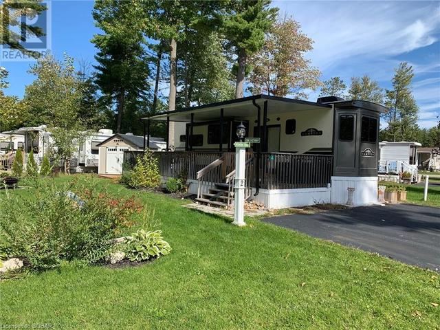 2 Kenora Trail, House detached with 2 bedrooms, 1 bathrooms and null parking in Wasaga Beach ON | Image 1