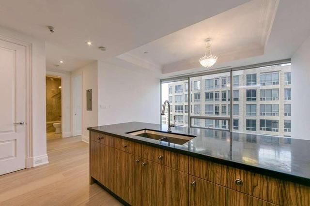 1102 - 55 Scollard St, Condo with 1 bedrooms, 1 bathrooms and 1 parking in Toronto ON | Image 6