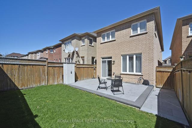 8 Catalpa Cres, House detached with 4 bedrooms, 4 bathrooms and 3 parking in Vaughan ON | Image 33