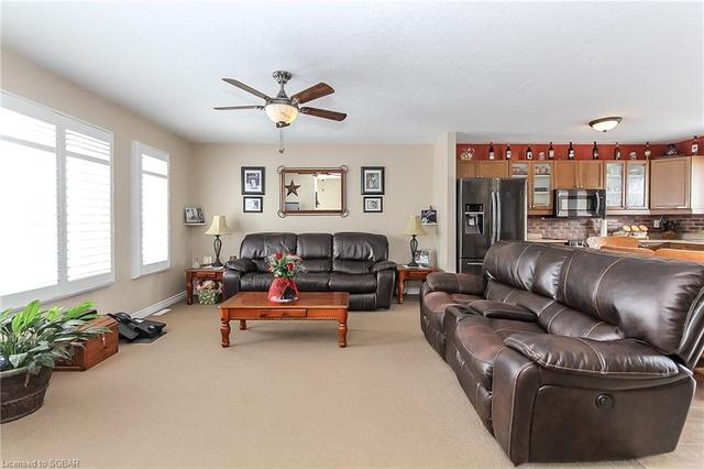 212 Aspen Ridge Drive, House detached with 3 bedrooms, 2 bathrooms and 4 parking in Clearview ON | Image 6