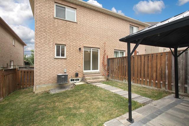 7221 Sedan Sq, House semidetached with 3 bedrooms, 4 bathrooms and 4 parking in Mississauga ON | Image 18