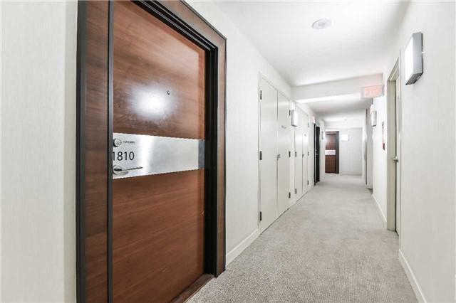 1810 - 15 Iceboat Terr, Condo with 1 bedrooms, 1 bathrooms and null parking in Toronto ON | Image 3