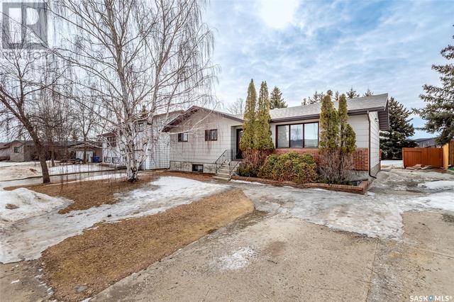 42 Groat Drive, House detached with 4 bedrooms, 3 bathrooms and null parking in Melfort SK | Image 2