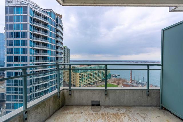 2502 - 228 Queens Quay West, Condo with 2 bedrooms, 2 bathrooms and 0 parking in Toronto ON | Image 25