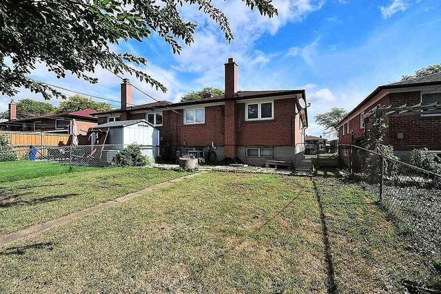 59 Starview Dr, House semidetached with 3 bedrooms, 2 bathrooms and 3 parking in Toronto ON | Image 16