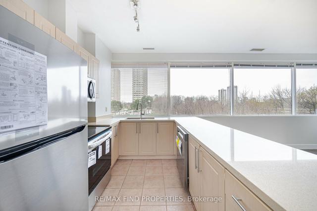 308 - 10 Gateway Blvd, Condo with 2 bedrooms, 2 bathrooms and 1 parking in Toronto ON | Image 3
