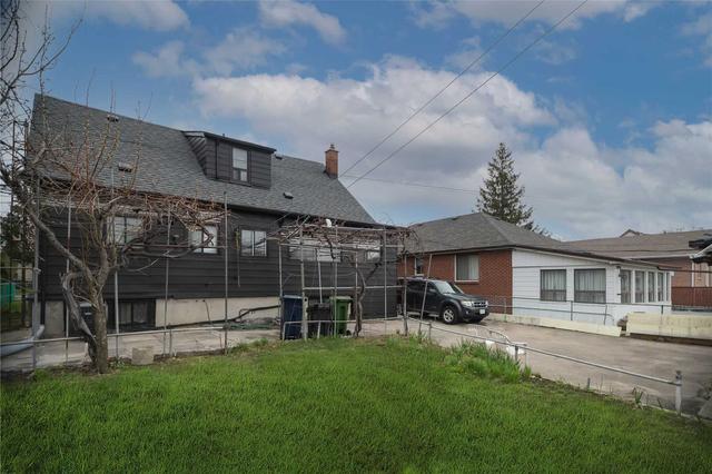 1010 Caledonia Rd, House detached with 6 bedrooms, 3 bathrooms and 8 parking in Toronto ON | Image 13