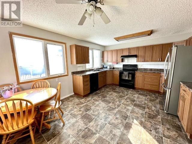 9239 107 Avenue, House detached with 4 bedrooms, 2 bathrooms and 4 parking in Grande Prairie AB | Image 6